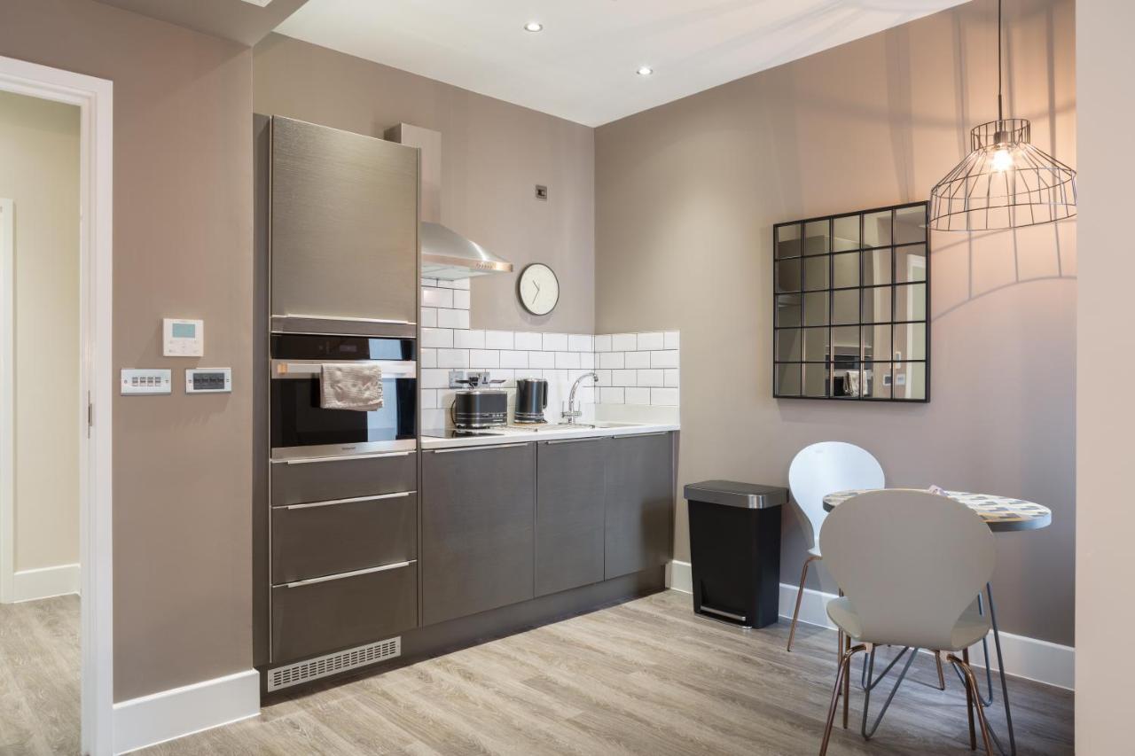 Park Lane Aparthotel By Urban Space คาร์ดิฟฟ์ ภายนอก รูปภาพ