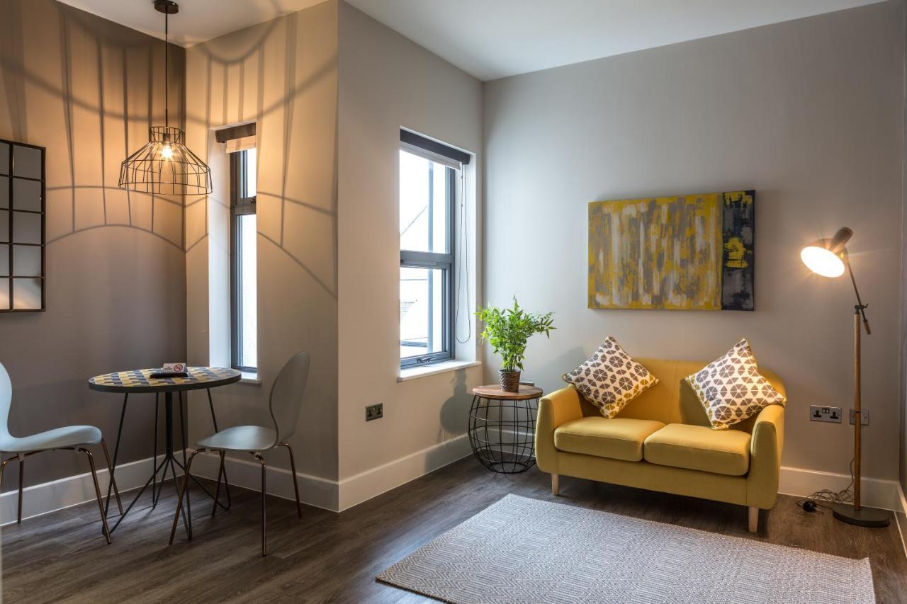 Park Lane Aparthotel By Urban Space คาร์ดิฟฟ์ ภายนอก รูปภาพ