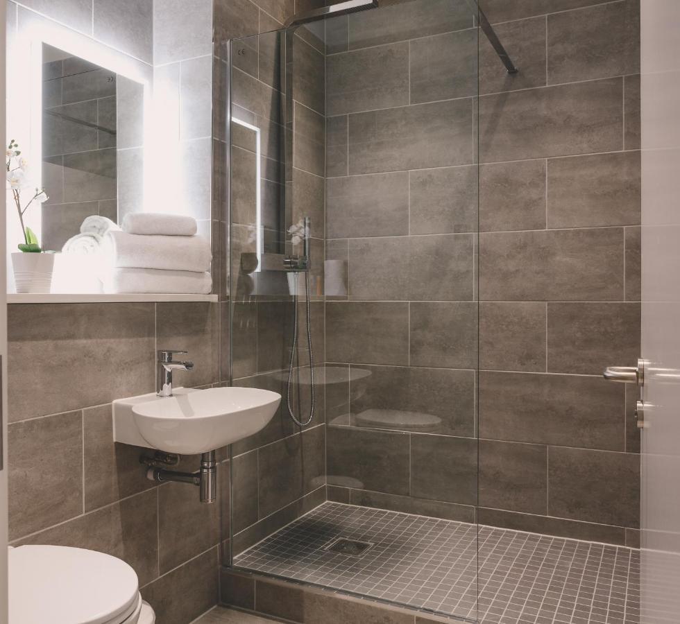 Park Lane Aparthotel By Urban Space คาร์ดิฟฟ์ ภายนอก รูปภาพ